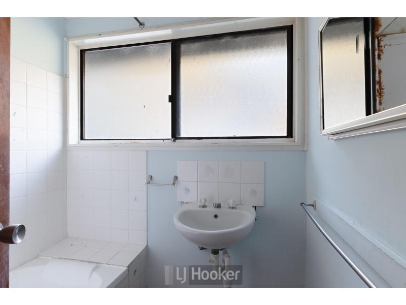 31 Tirabeenba Drive, Bolton Point NSW 2283