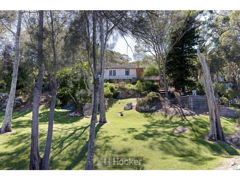 7 Coal Point Road, Coal Point NSW 2283