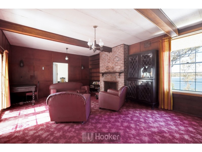 7 Coal Point Road, Coal Point NSW 2283