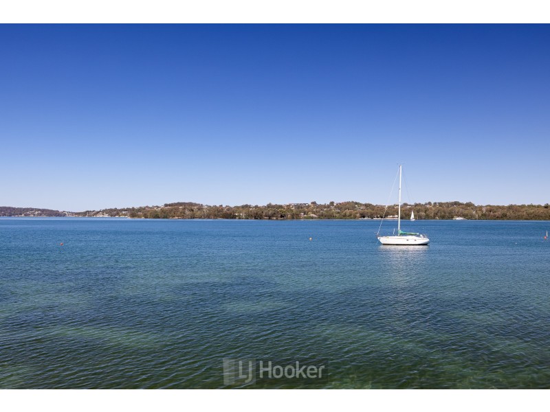 7 Coal Point Road, Coal Point NSW 2283