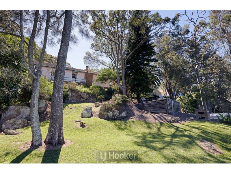 7 Coal Point Road, Coal Point NSW 2283