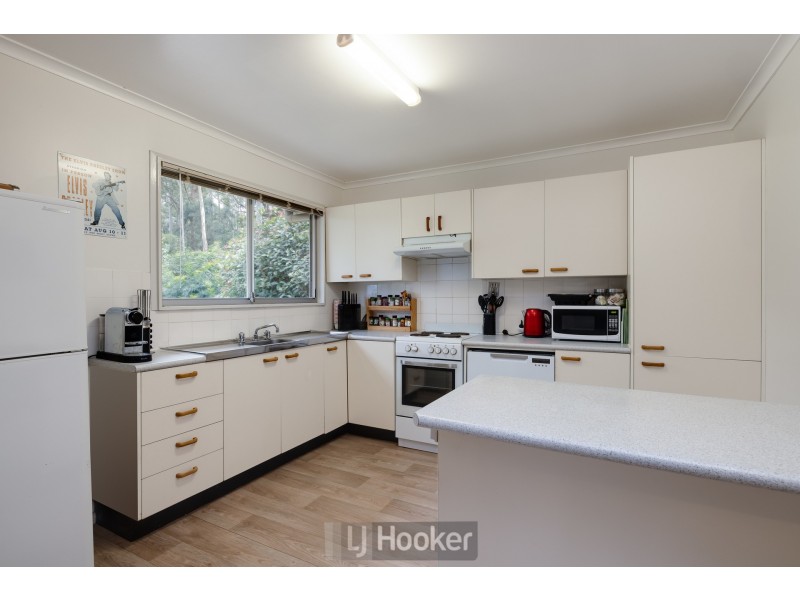 8 Bulkirra Place, Bolton Point NSW 2283