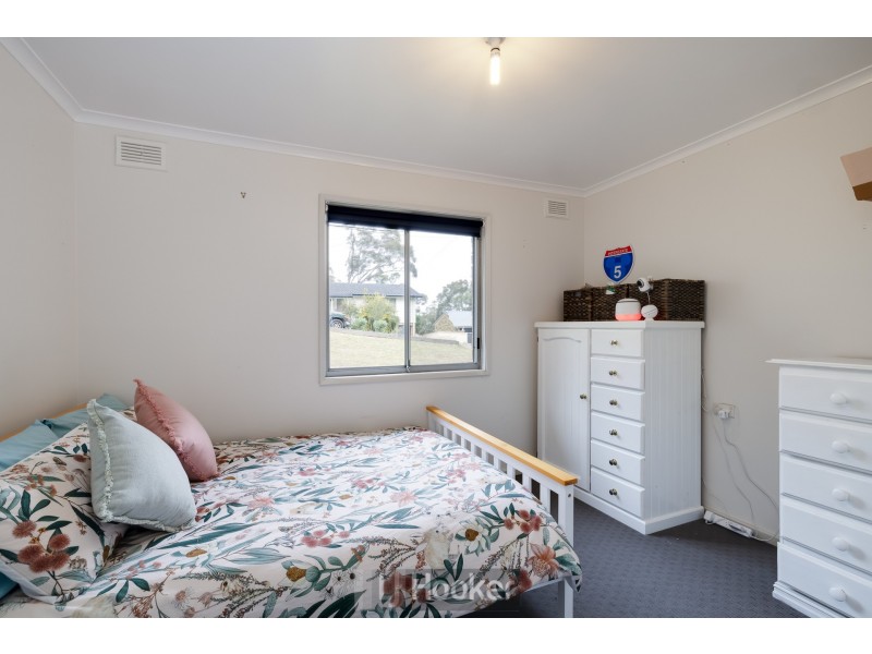 8 Bulkirra Place, Bolton Point NSW 2283