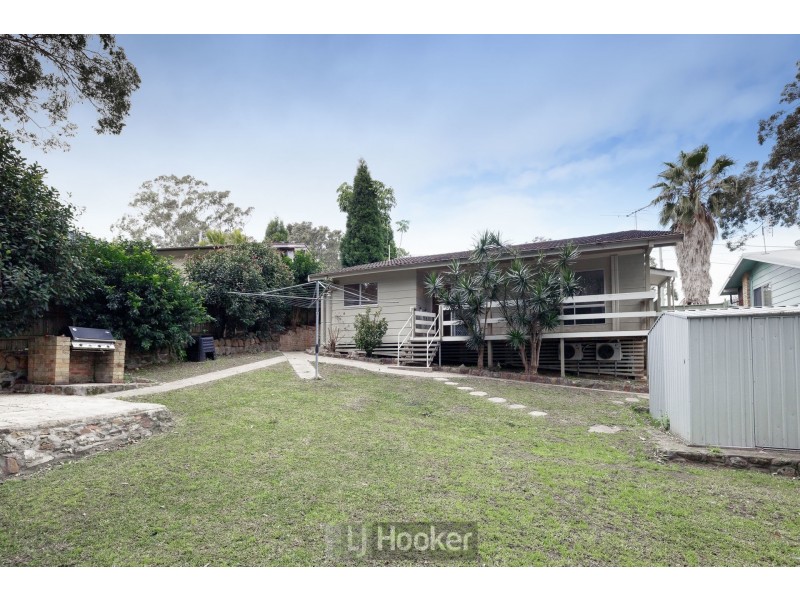 8 Bulkirra Place, Bolton Point NSW 2283