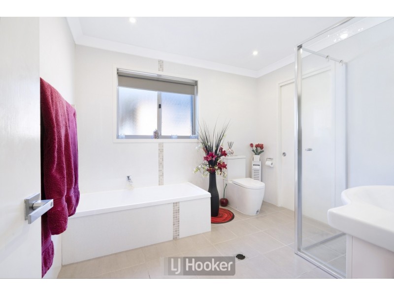 42 Alkrington Avenue, Fishing Point NSW 2283