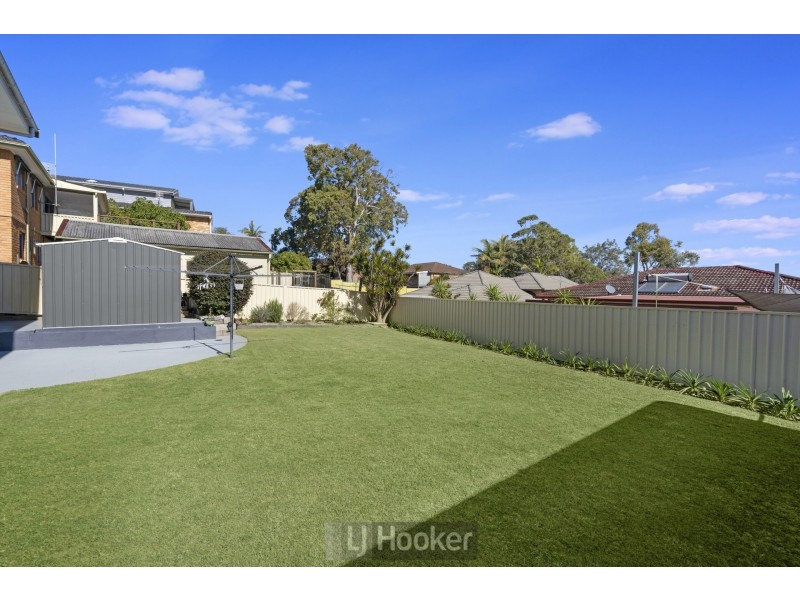 42 Alkrington Avenue, Fishing Point NSW 2283