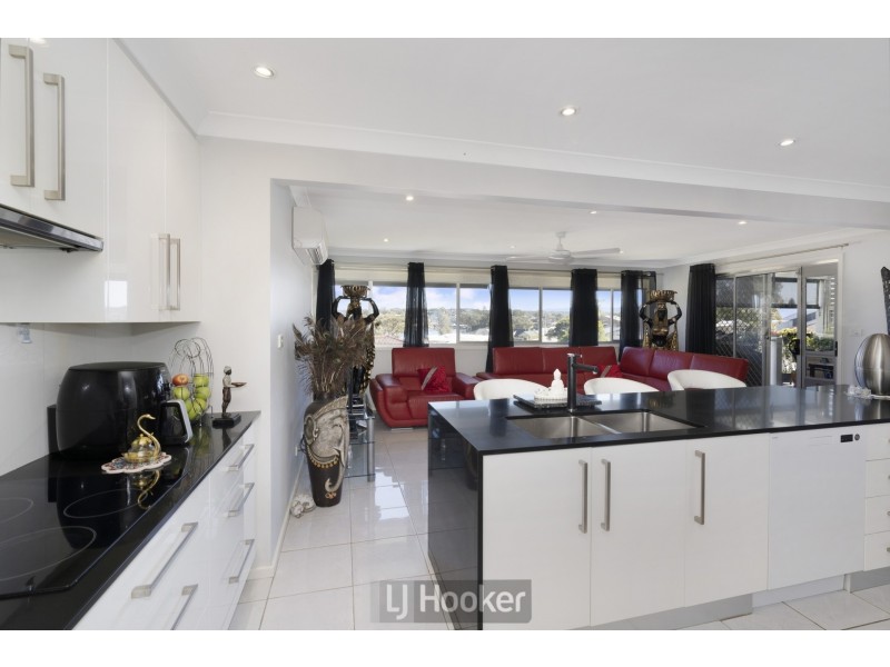 42 Alkrington Avenue, Fishing Point NSW 2283