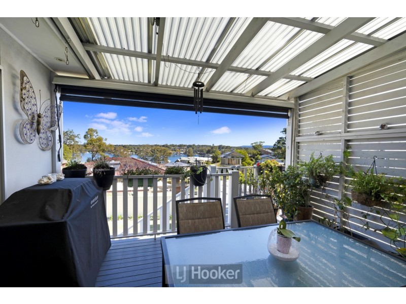 42 Alkrington Avenue, Fishing Point NSW 2283