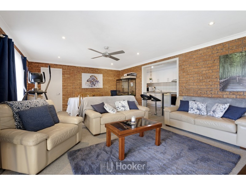 42 Alkrington Avenue, Fishing Point NSW 2283