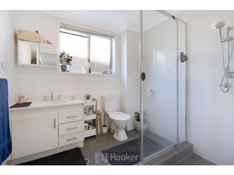 42 Alkrington Avenue, Fishing Point NSW 2283