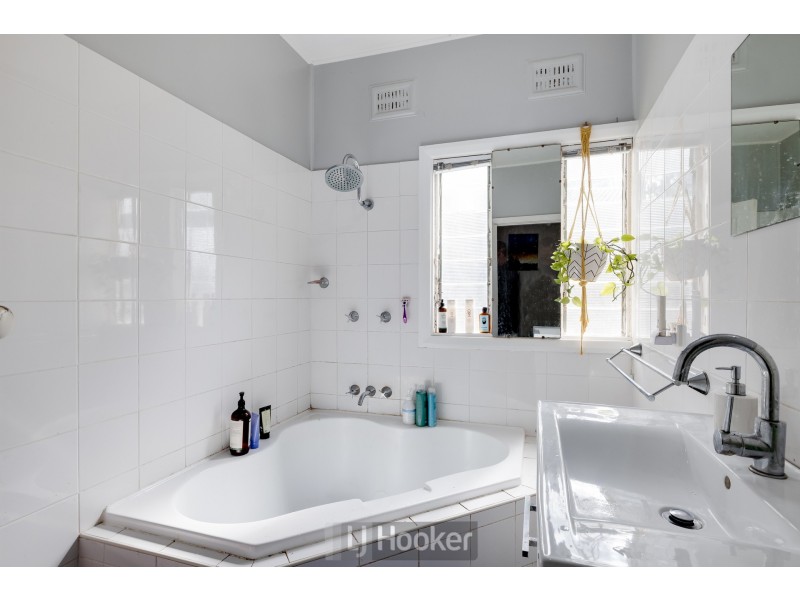 194 Coal Point Road, Coal Point NSW 2283