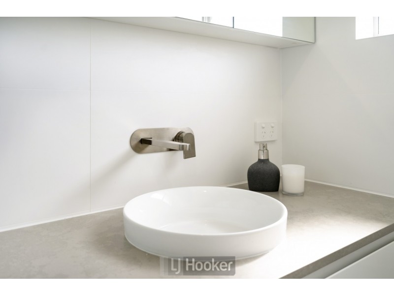 100 Lawson Road, Macquarie Hills NSW 2285