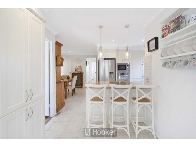 25 Alkrington Avenue, Fishing Point NSW 2283