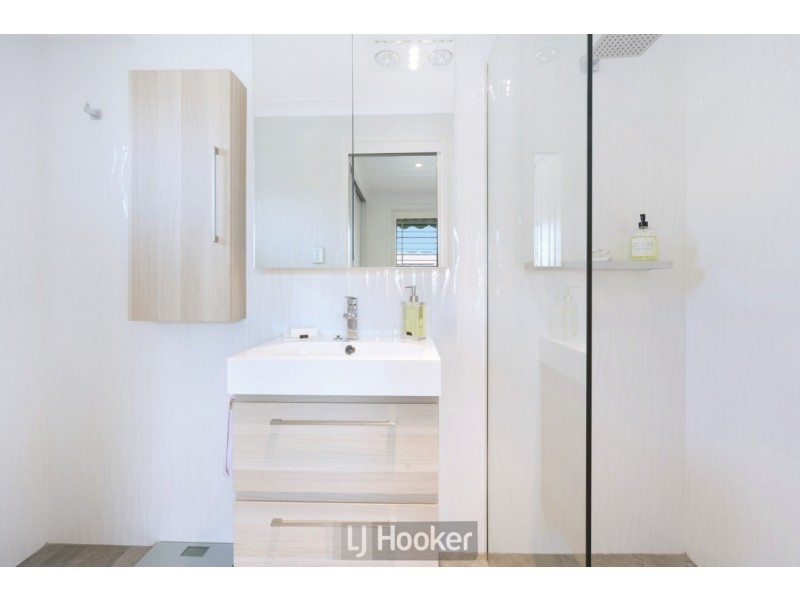 25 Alkrington Avenue, Fishing Point NSW 2283