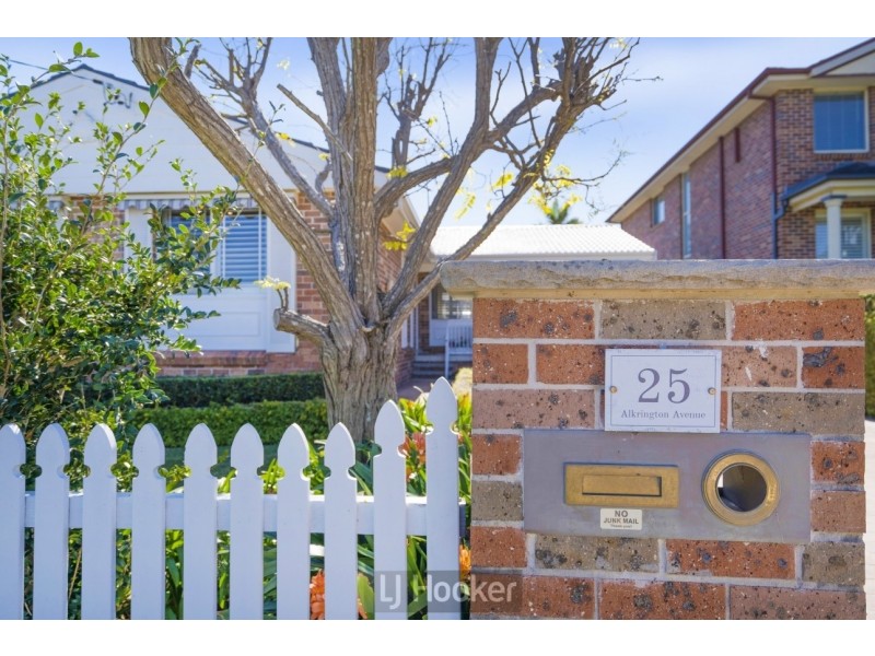 25 Alkrington Avenue, Fishing Point NSW 2283