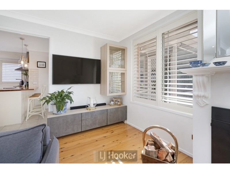 25 Alkrington Avenue, Fishing Point NSW 2283