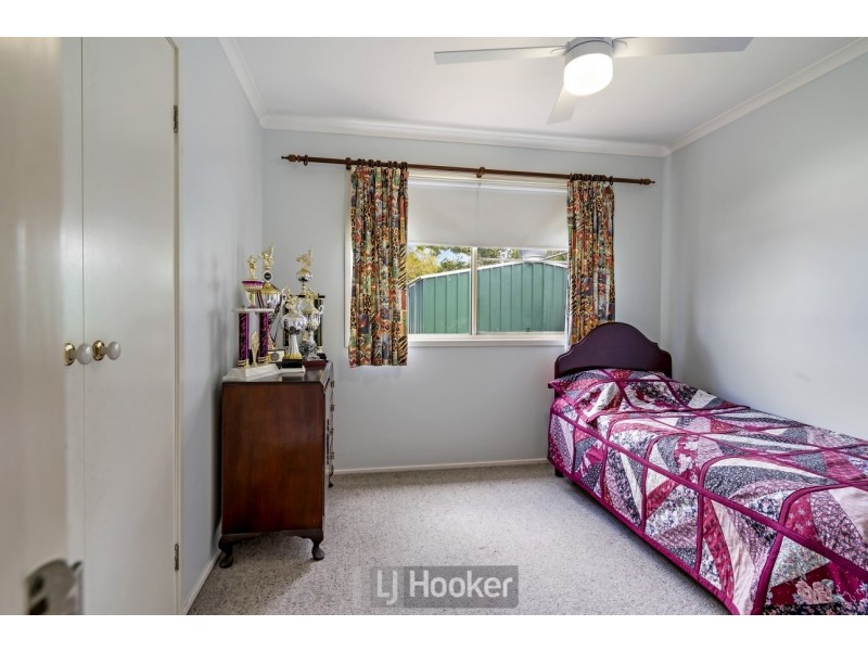 27 Bracken Close, Cameron Park NSW 2285