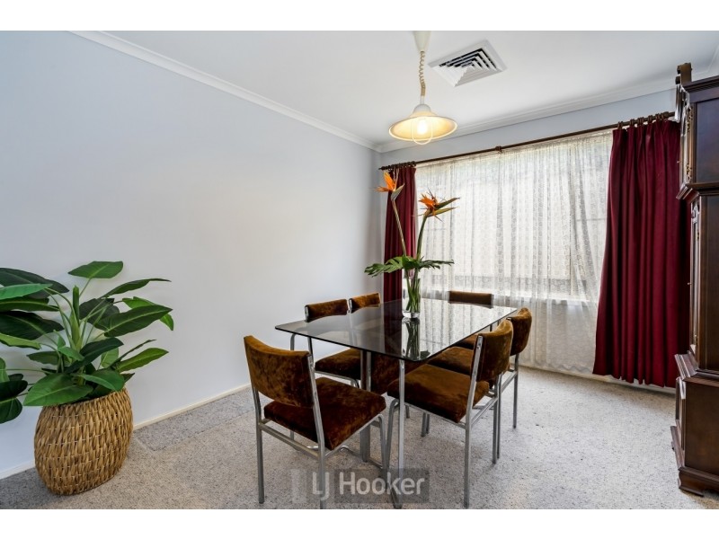 27 Bracken Close, Cameron Park NSW 2285