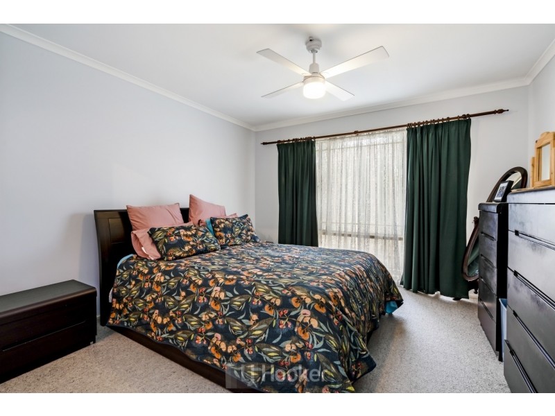 27 Bracken Close, Cameron Park NSW 2285