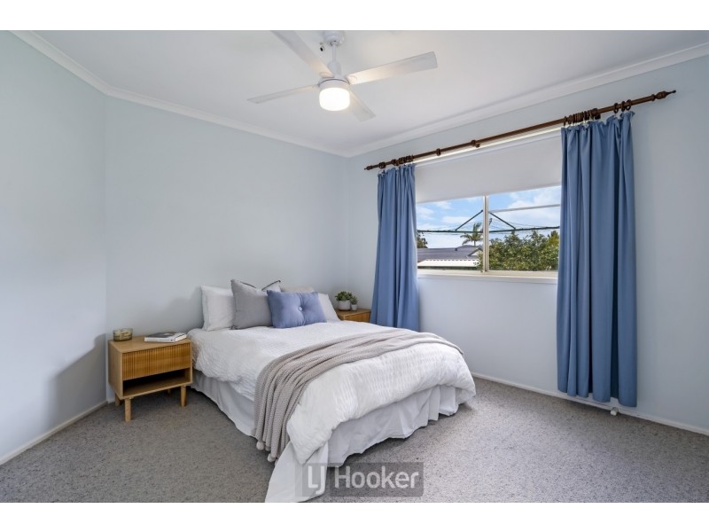 27 Bracken Close, Cameron Park NSW 2285