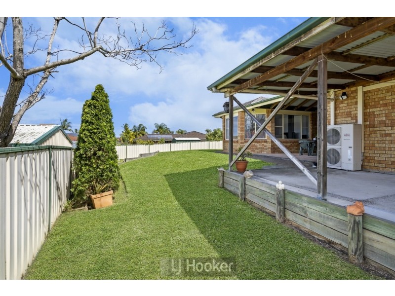 27 Bracken Close, Cameron Park NSW 2285