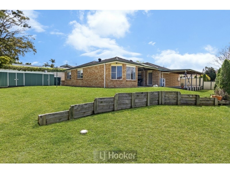 27 Bracken Close, Cameron Park NSW 2285