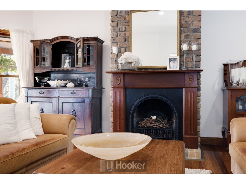 158 Coal Point Road, Coal Point NSW 2283