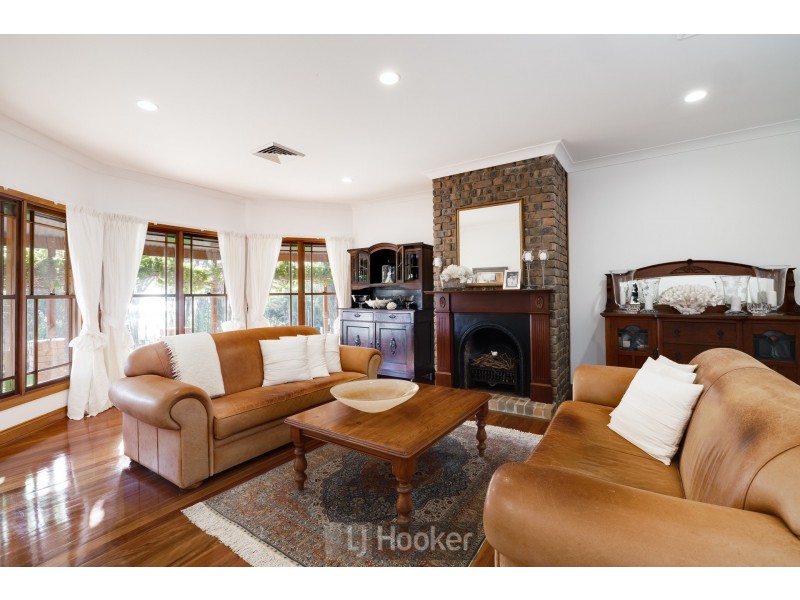 158 Coal Point Road, Coal Point NSW 2283