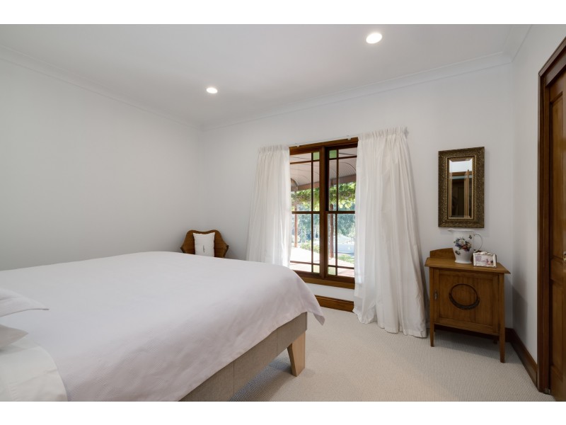 158 Coal Point Road, Coal Point NSW 2283