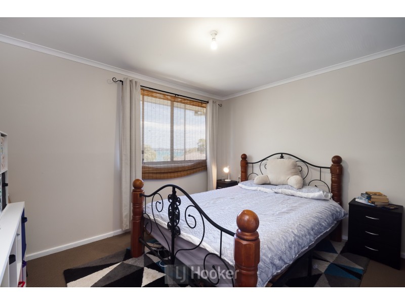 8 Leumeah Place, Bolton Point NSW 2283