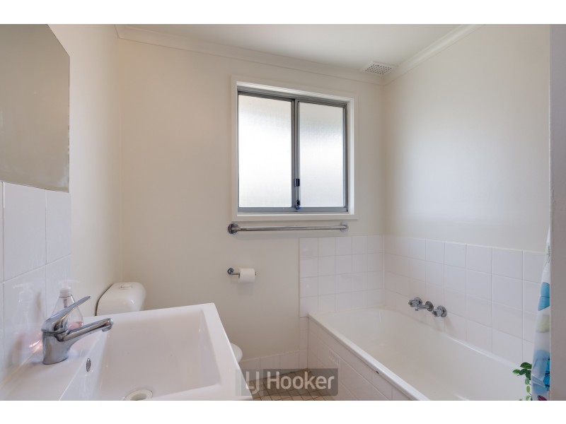 8 Leumeah Place, Bolton Point NSW 2283