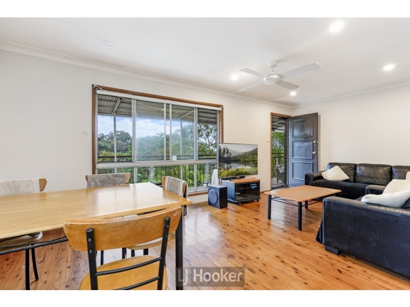 22 Canowie Crescent, Buttaba NSW 2283