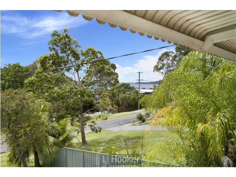 22 Canowie Crescent, Buttaba NSW 2283