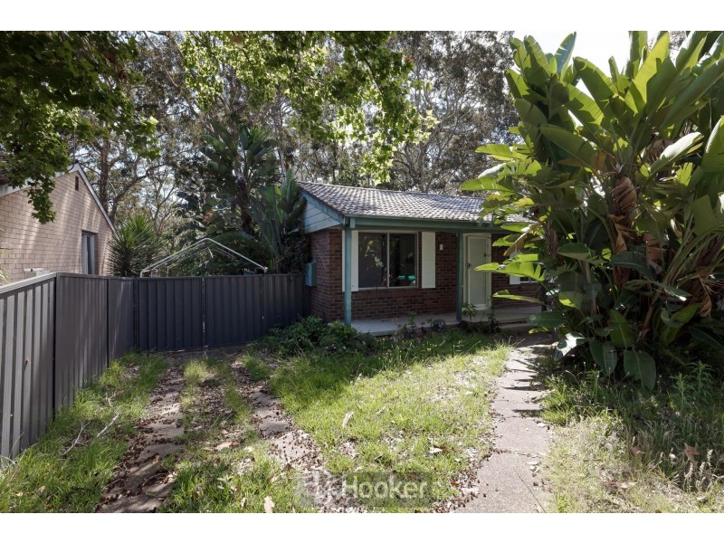 15 The Ridgeway, Bolton Point NSW 2283