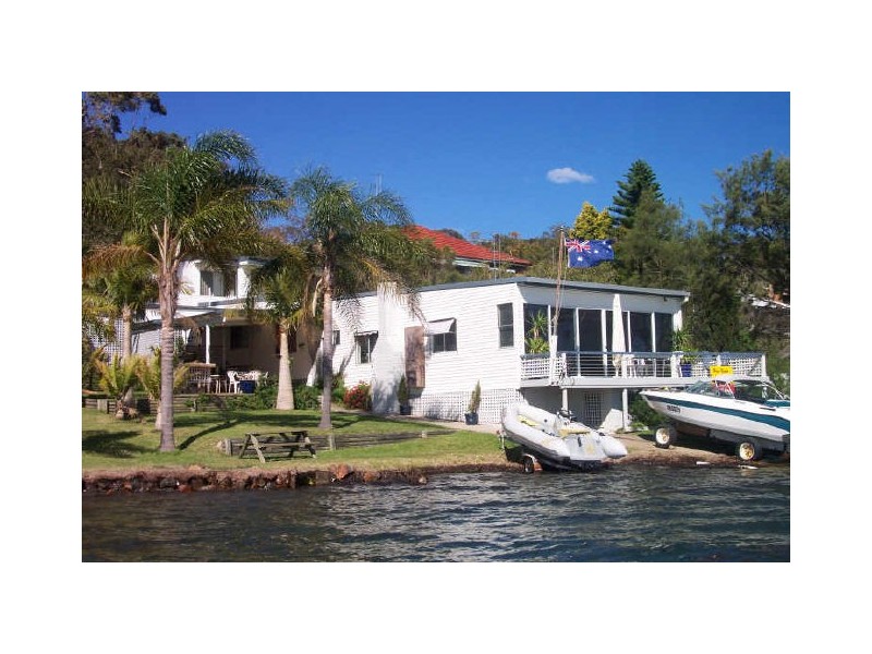 321 Coal Point Road, Coal Point NSW 2283