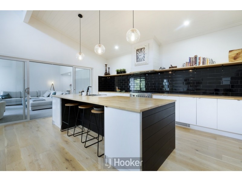 27 Peppertree Circuit, Toronto NSW 2283