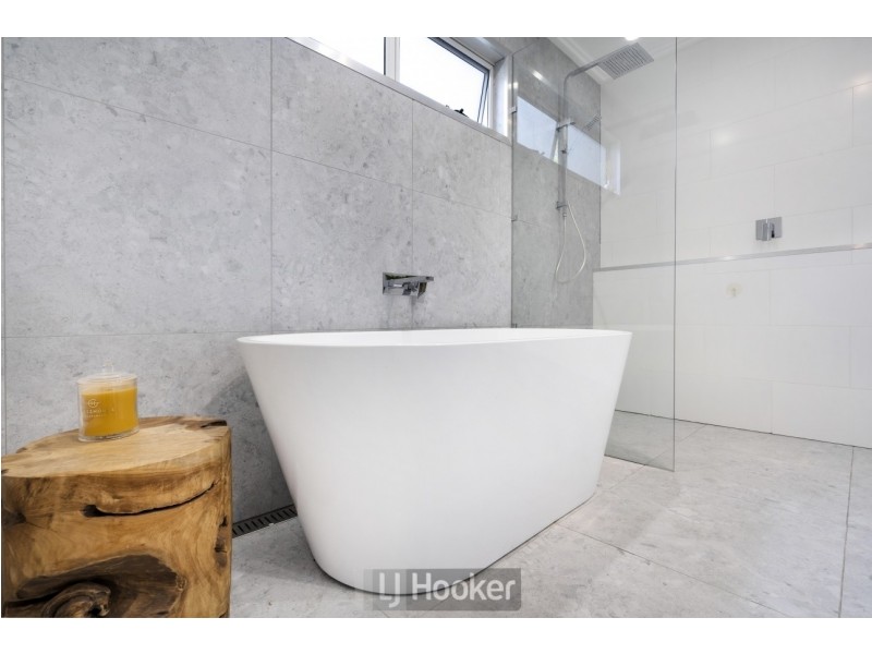 27 Peppertree Circuit, Toronto NSW 2283