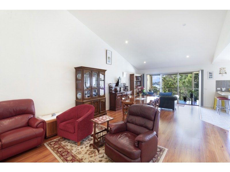 15B Sunlight Parade, Rathmines NSW 2283