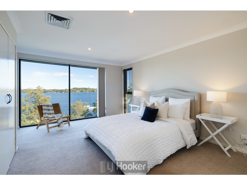 4 Sealand Road, Fishing Point NSW 2283