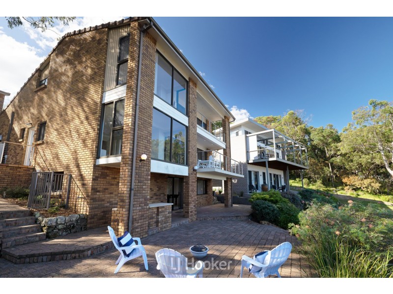 4 Sealand Road, Fishing Point NSW 2283