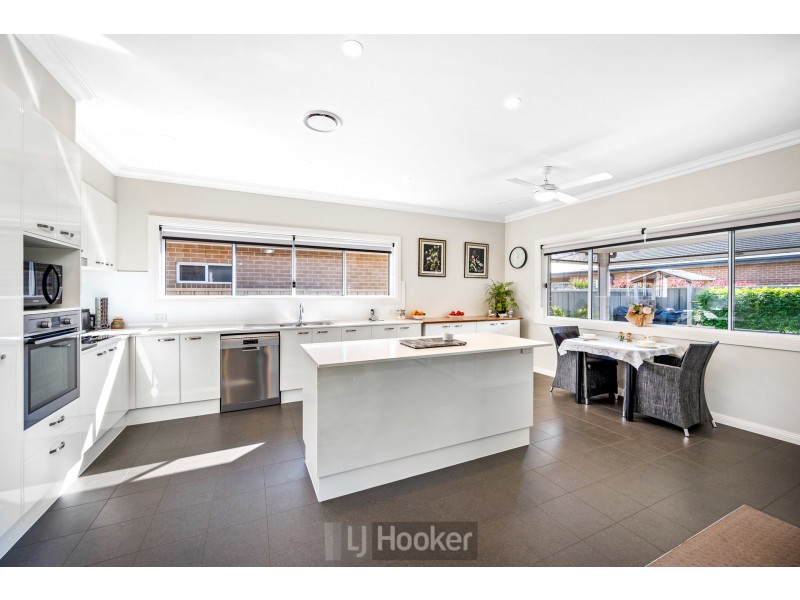 6 Lorikeet Circuit, Fullerton Cove NSW 2318