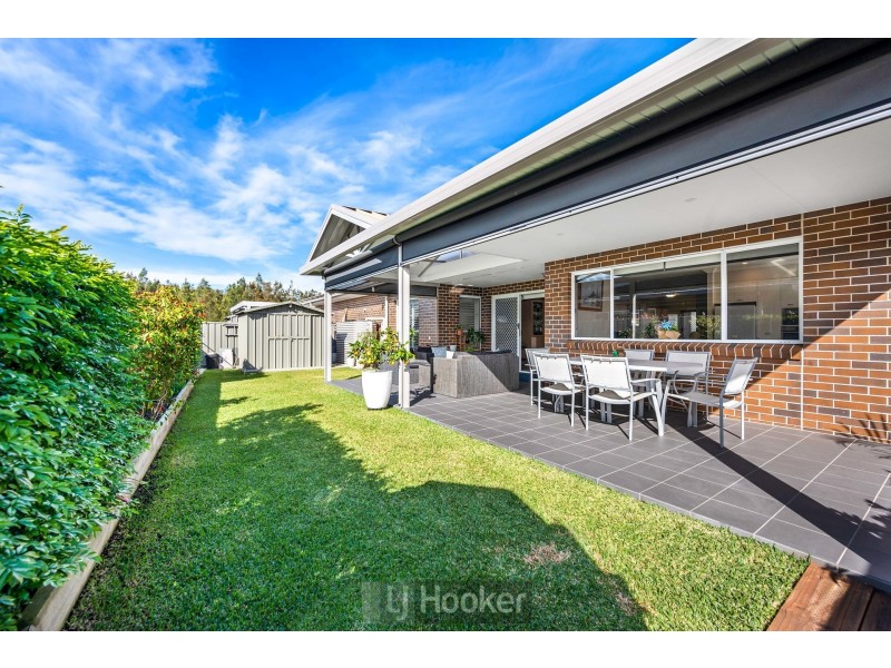 6 Lorikeet Circuit, Fullerton Cove NSW 2318