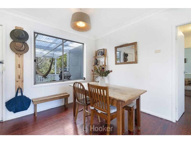 24 Coal Point Road, Coal Point NSW 2283