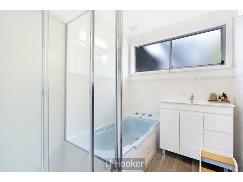 24 Coal Point Road, Coal Point NSW 2283