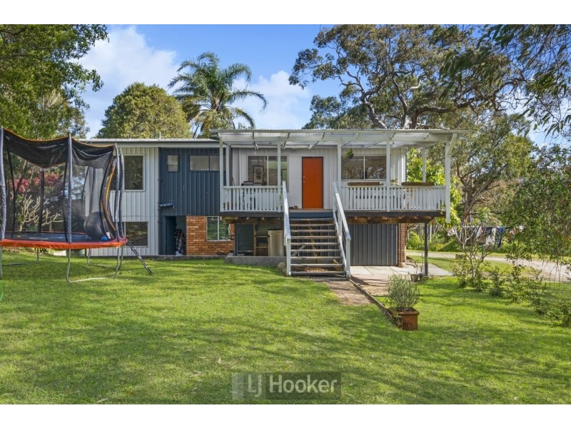 24 Coal Point Road, Coal Point NSW 2283
