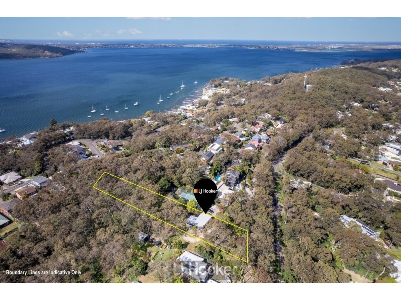 24 Coal Point Road, Coal Point NSW 2283