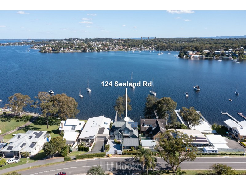 124 Sealand Road, Fishing Point NSW 2283