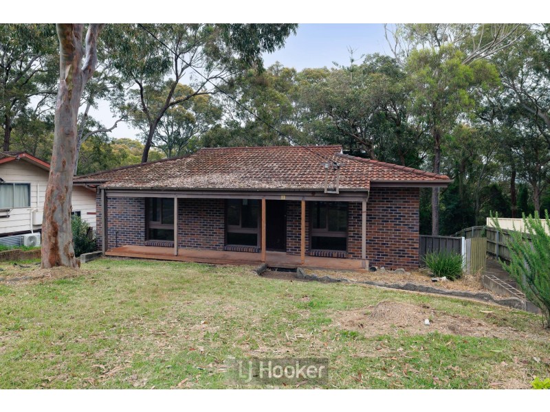 11 The Ridgeway, Bolton Point NSW 2283