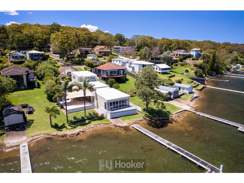 321 Coal Point Road, Coal Point NSW 2283