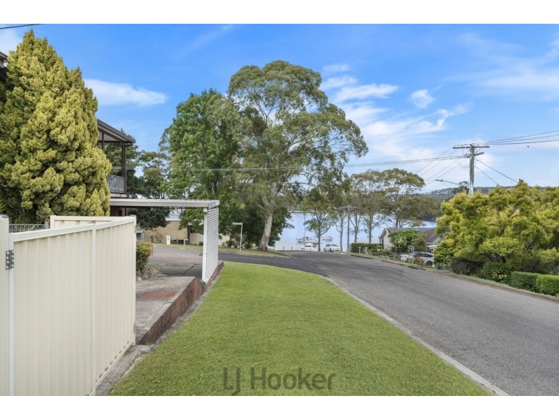 1 Blandford Street, Fennell Bay NSW 2283